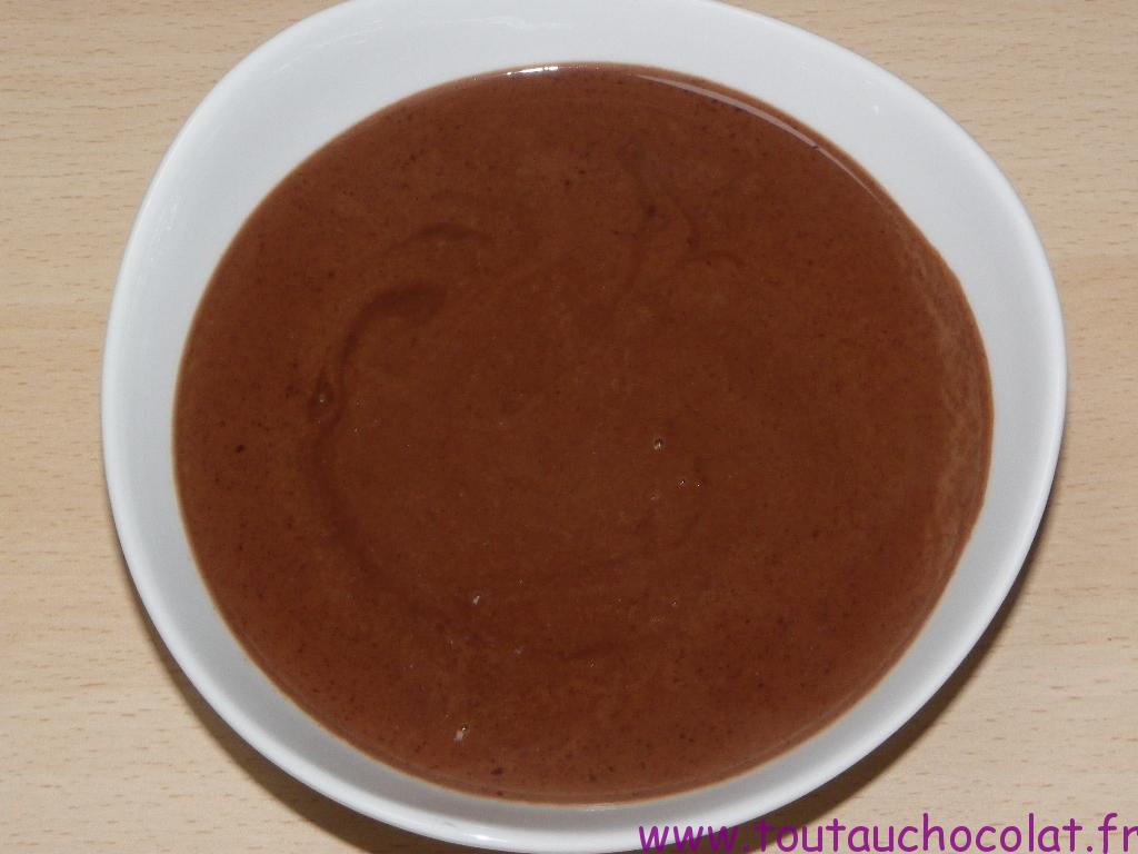 Une sauce au chocolat rapide et onctueuse.