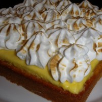 Moelleux au chocolat blanc façon tarte au citron meringuée